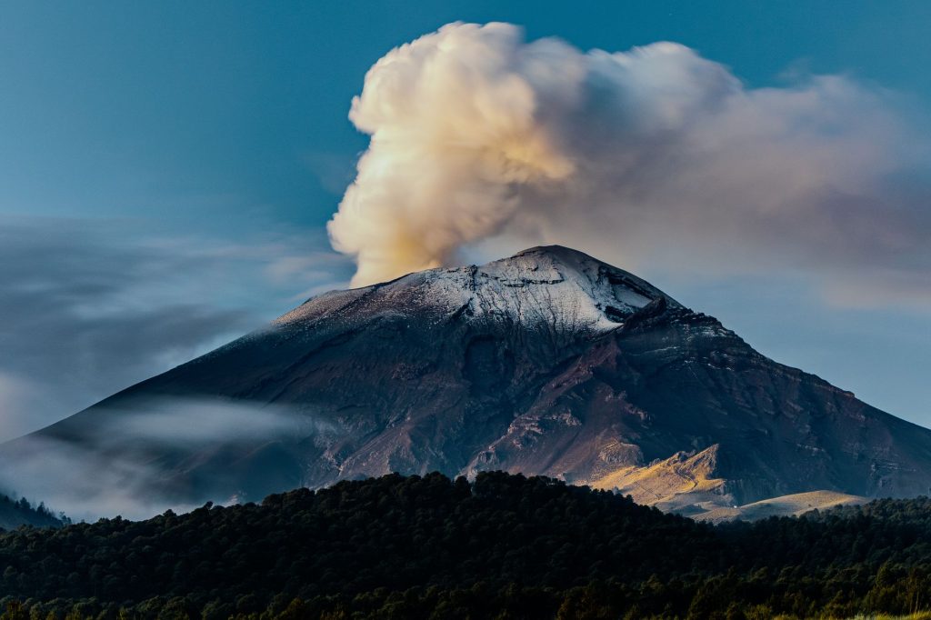 volcano cloud methane destruction